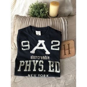 Boys abercrombie kids T-Shirt Size M
